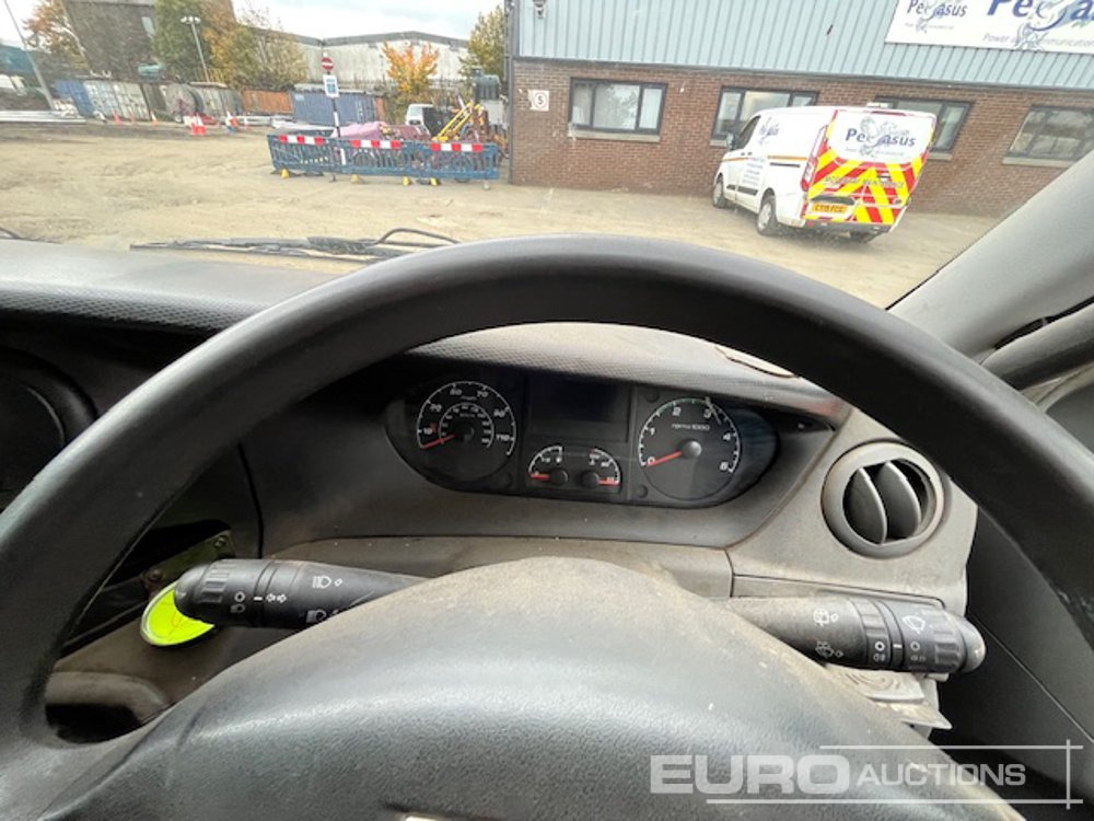 Caminhão com plataforma aérea 2013 Iveco 70C17: foto 13 Caminhão com plataforma aérea 2013 Iveco 70C17: foto 13