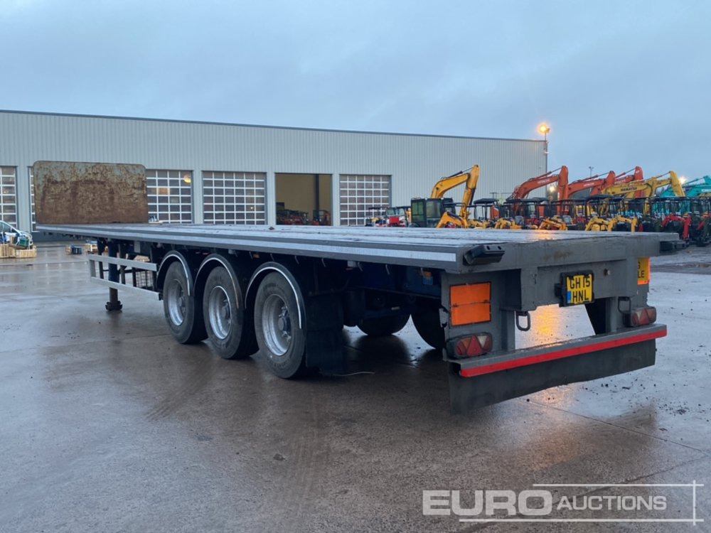 2013 SDC 45' Tri Axle Flat Trailer, Goal Post Sockets, Twist Locks, BPW Axles - Semi-reboque plataforma/ Caixa aberta: foto 3 2013 SDC 45' Tri Axle Flat Trailer, Goal Post Sockets, Twist Locks, BPW Axles - Semi-reboque plataforma/ Caixa aberta: foto 3
