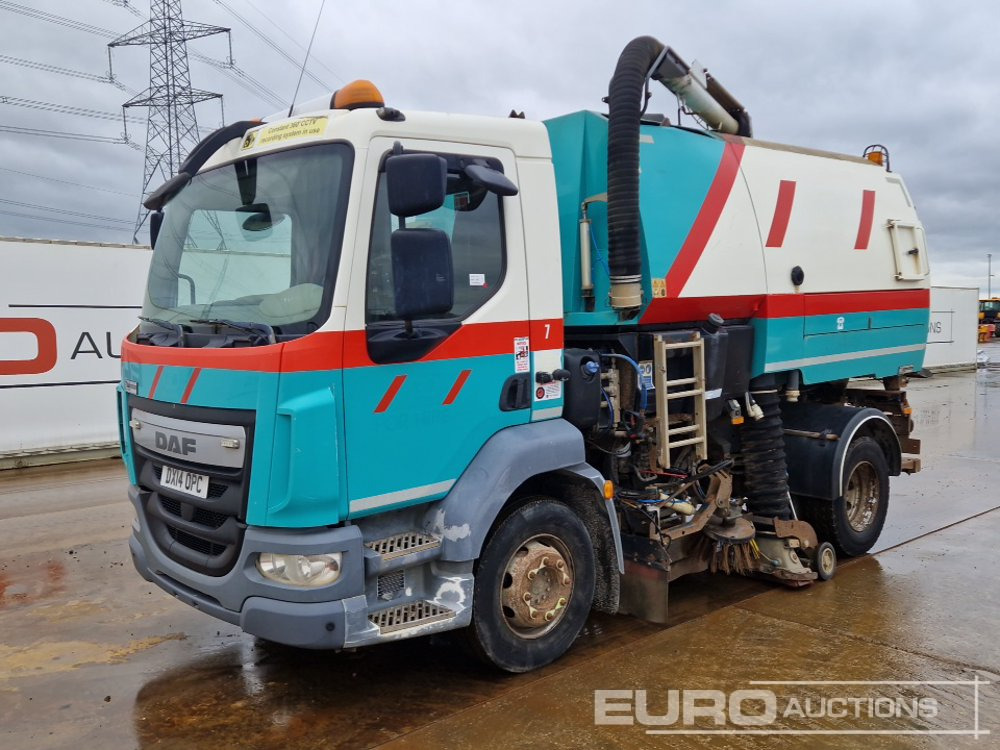 2014 DAF LF 220 FA - Varredora urbana: foto 1 2014 DAF LF 220 FA - Varredora urbana: foto 1
