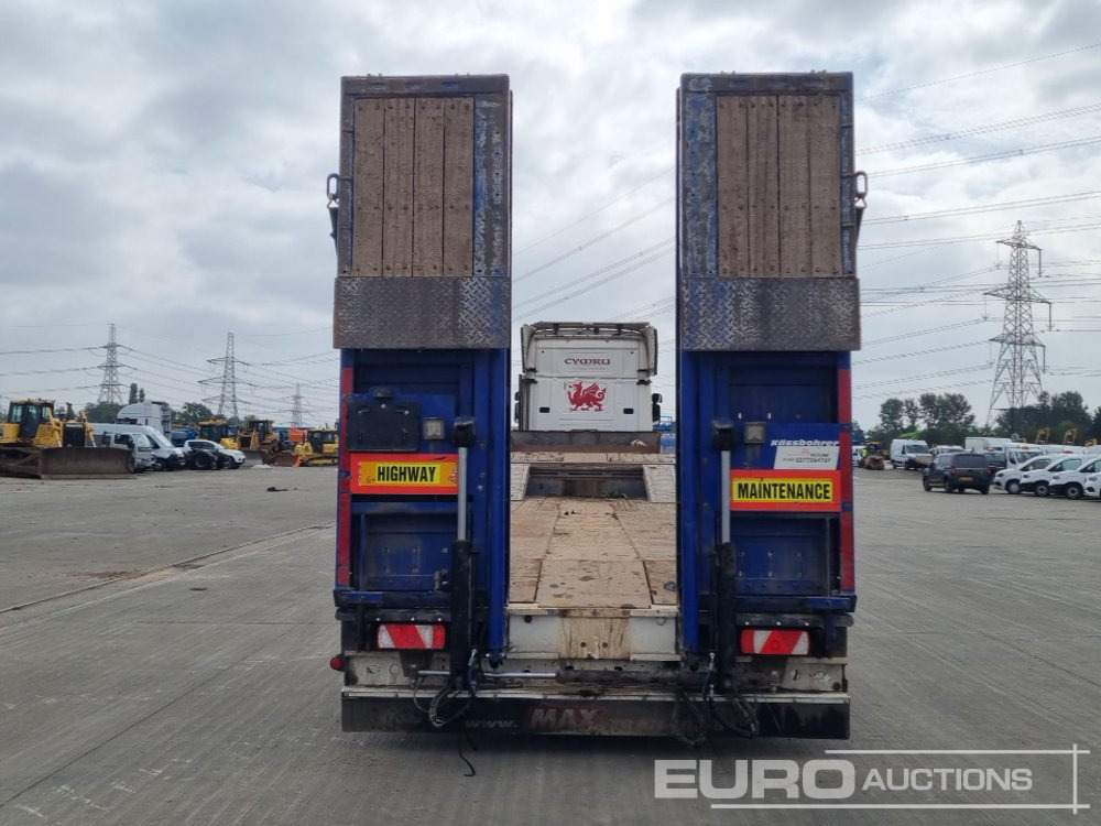 2014 Faymonville Tri Axle Step Frame Low Load Trailer, Neck Ramps, Hydraulic Flip Toe Ramps (Plating Certificate Available) - Semi-reboque baixa: foto 4 2014 Faymonville Tri Axle Step Frame Low Load Trailer, Neck Ramps, Hydraulic Flip Toe Ramps (Plating Certificate Available) - Semi-reboque baixa: foto 4