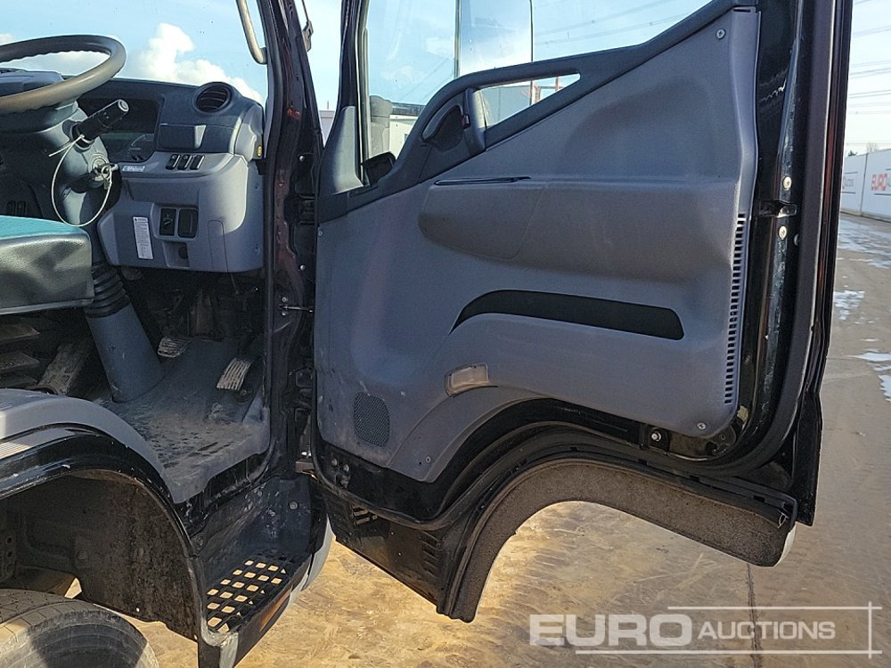 Camião de caixa aberta/ Plataforma para transporte de máquinas pesadas 2014 Mitsubishi Canter 7C15: foto 19