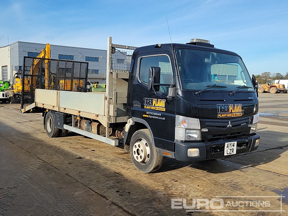 Camião de caixa aberta/ Plataforma para transporte de máquinas pesadas 2014 Mitsubishi Canter 7C15: foto 7