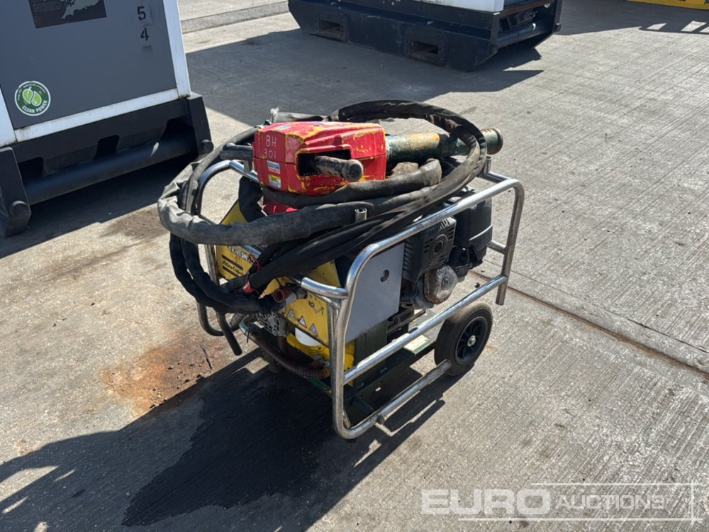 2016 Atlas Copco LR13-30 - Máquina de asfalto: foto 1 2016 Atlas Copco LR13-30 - Máquina de asfalto: foto 1
