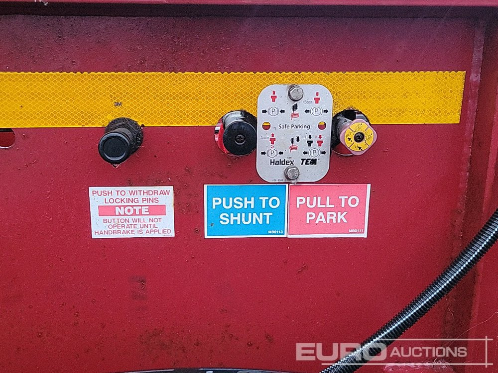 Semi-reboque transportador de contêineres/ Caixa móvel 2016 Dennison MF16SK0: foto 24 Semi-reboque transportador de contêineres/ Caixa móvel 2016 Dennison MF16SK0: foto 24