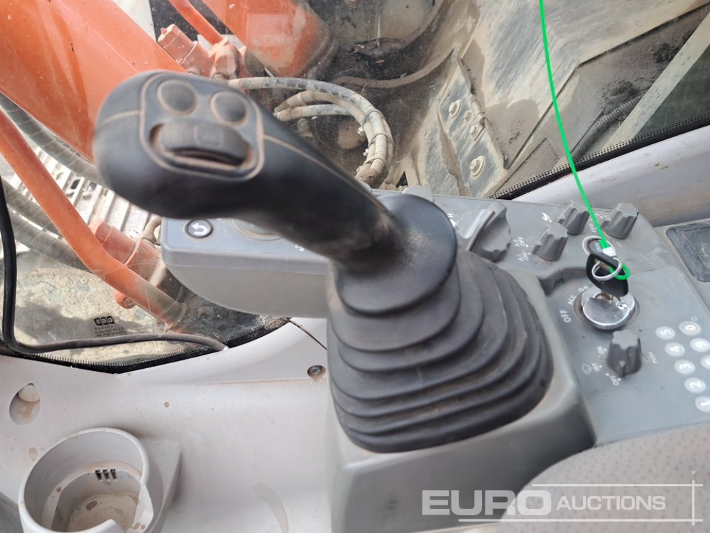 Escavadora de rastos 2016 Hitachi ZX225USLC-5B: foto 38