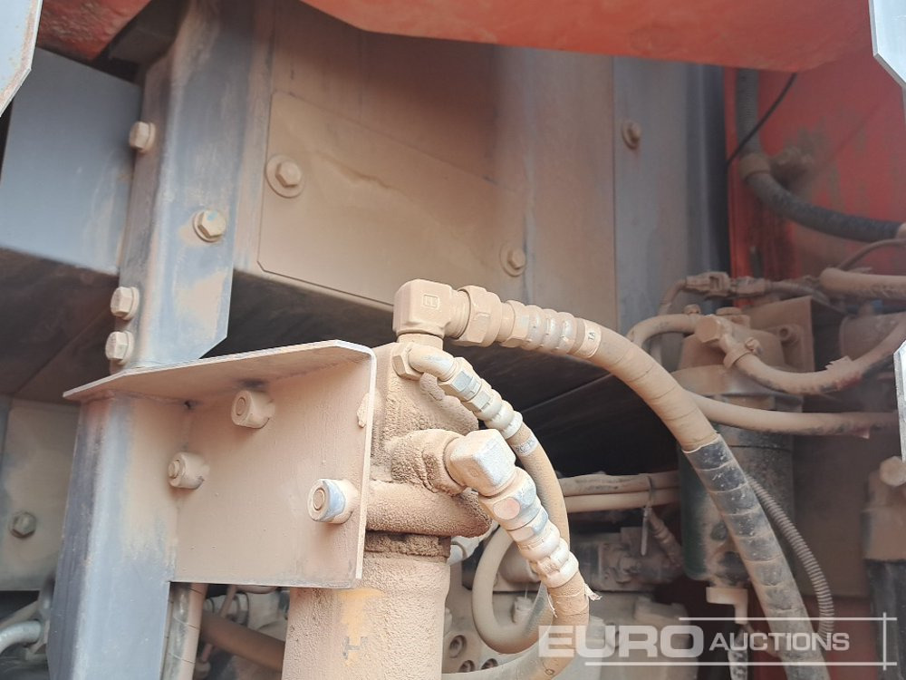 Escavadora de rastos 2016 Hitachi ZX225USLC-5B: foto 44