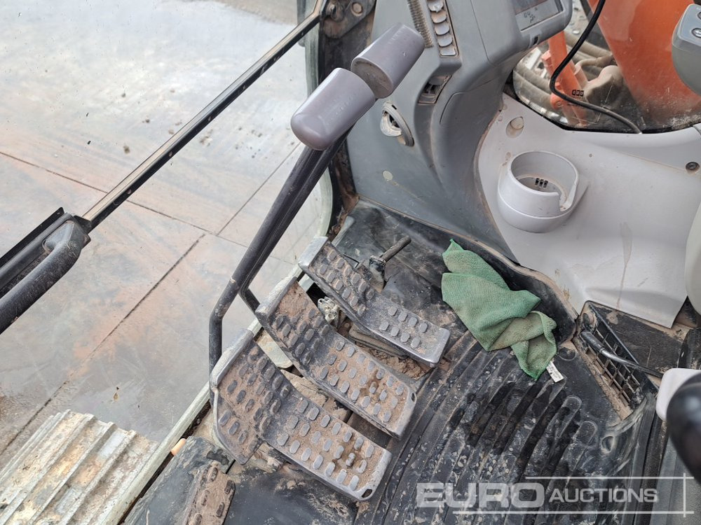 Escavadora de rastos 2016 Hitachi ZX225USLC-5B: foto 35