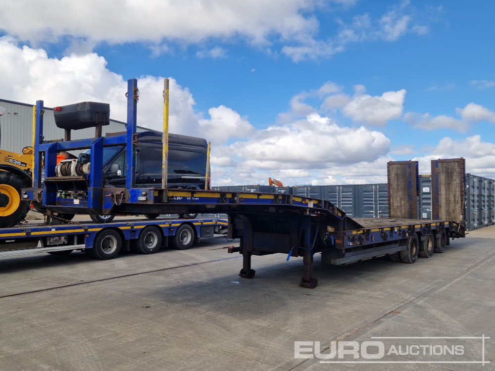 2016 Montracon Tri Axle Step Frame Low Loader Trailer, Winch, Neck Ramps, Out Riggers, Hydraulic Flip Toe Ramps - Semi-reboque baixa: foto 1 2016 Montracon Tri Axle Step Frame Low Loader Trailer, Winch, Neck Ramps, Out Riggers, Hydraulic Flip Toe Ramps - Semi-reboque baixa: foto 1