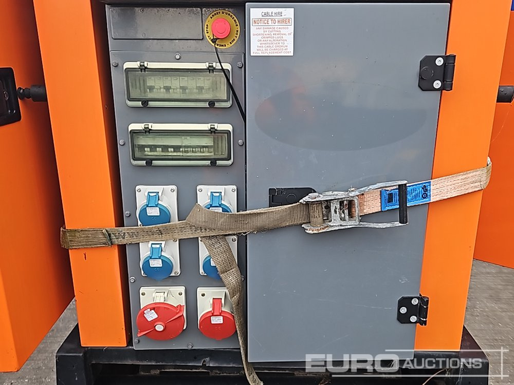 Gerador elétrico 2016 SDMO R110C3: foto 24