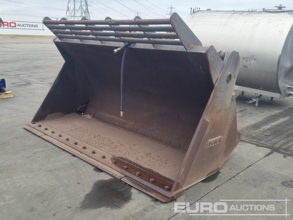 2016 Ulrich 108" Hi Tip Bucket to suit Volvo L90H - Balde: foto 1 2016 Ulrich 108" Hi Tip Bucket to suit Volvo L90H - Balde: foto 1