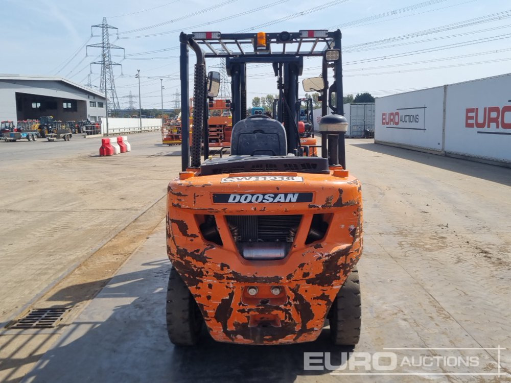 2018 Doosan D40SC-7 - Empilhadeira: foto 4 2018 Doosan D40SC-7 - Empilhadeira: foto 4