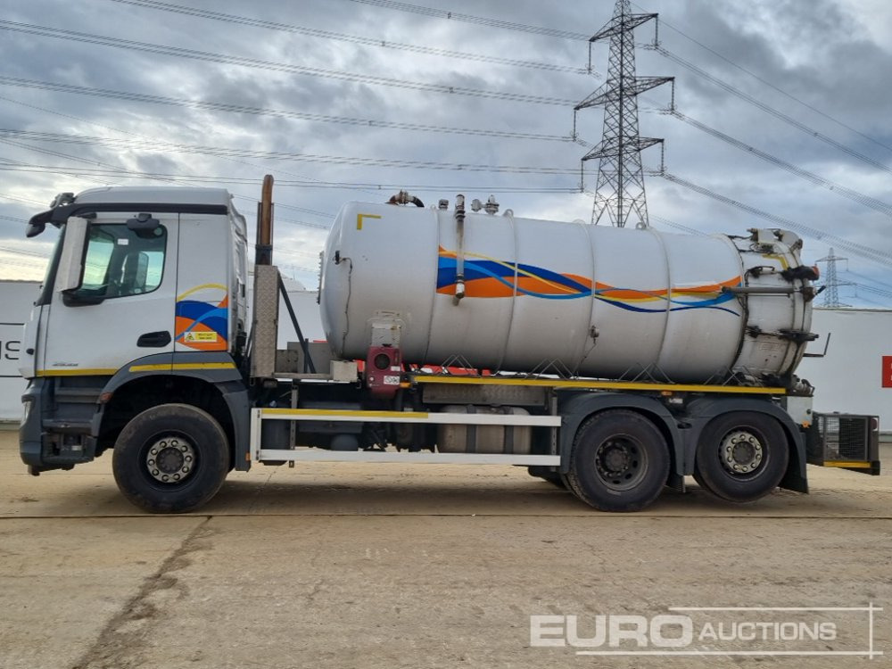 2018 Mercedes Arocs 2533 - Caminhão tanque: foto 2 2018 Mercedes Arocs 2533 - Caminhão tanque: foto 2
