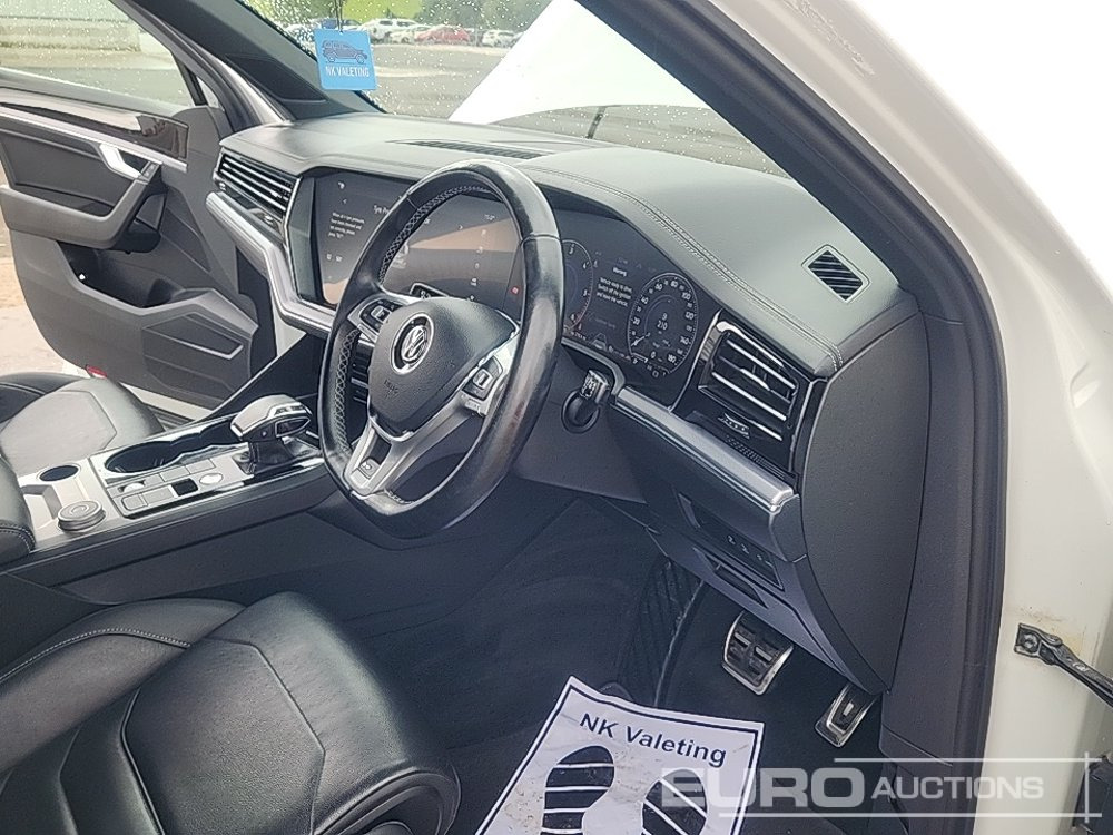 SUV 2018 Volkswagen Touareg: foto 25