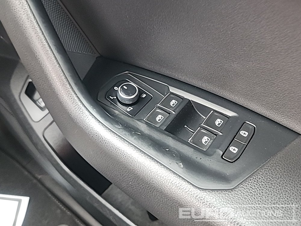 SUV 2018 Volkswagen Touareg: foto 35