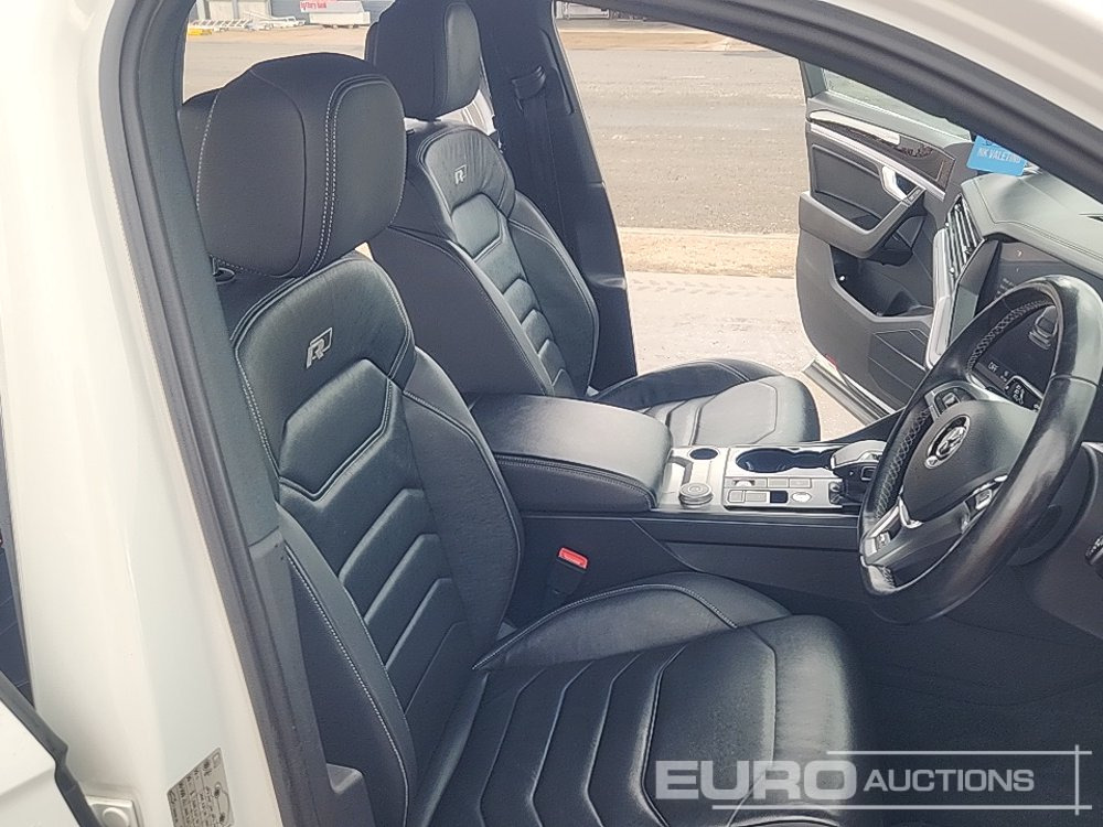 SUV 2018 Volkswagen Touareg: foto 26