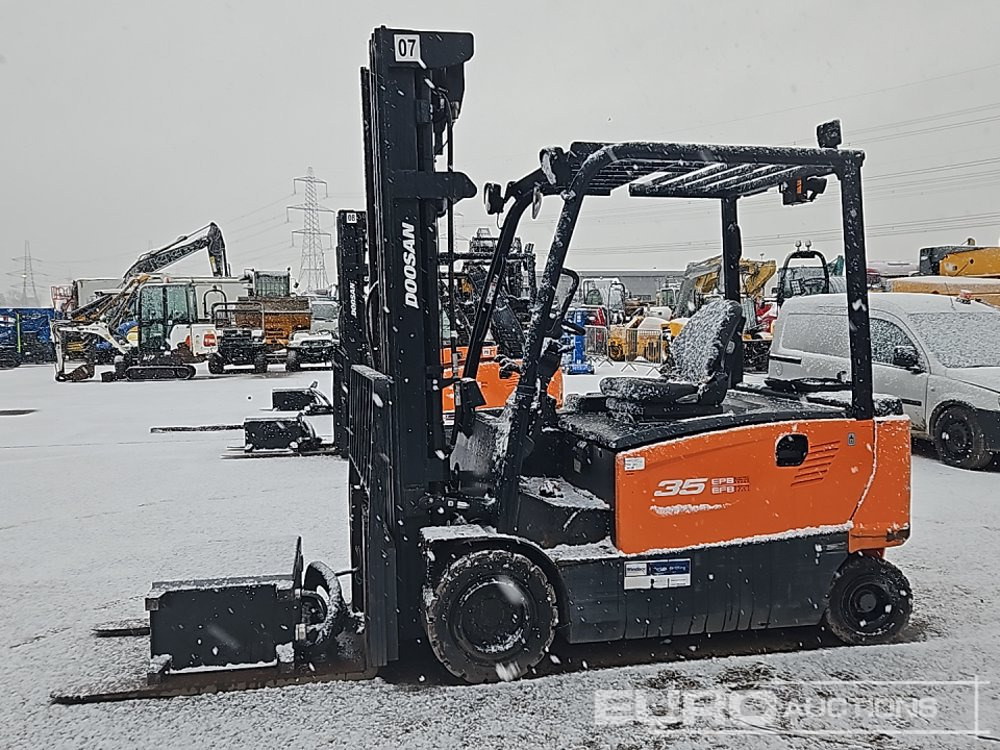 2021 Doosan B35X-7 Plus - Empilhadeira: foto 2 2021 Doosan B35X-7 Plus - Empilhadeira: foto 2
