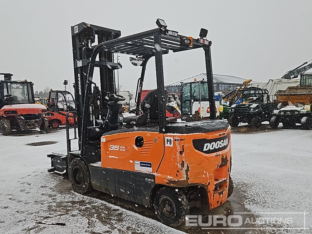 2021 Doosan B35X-7 Plus - Empilhadeira: foto 3 2021 Doosan B35X-7 Plus - Empilhadeira: foto 3