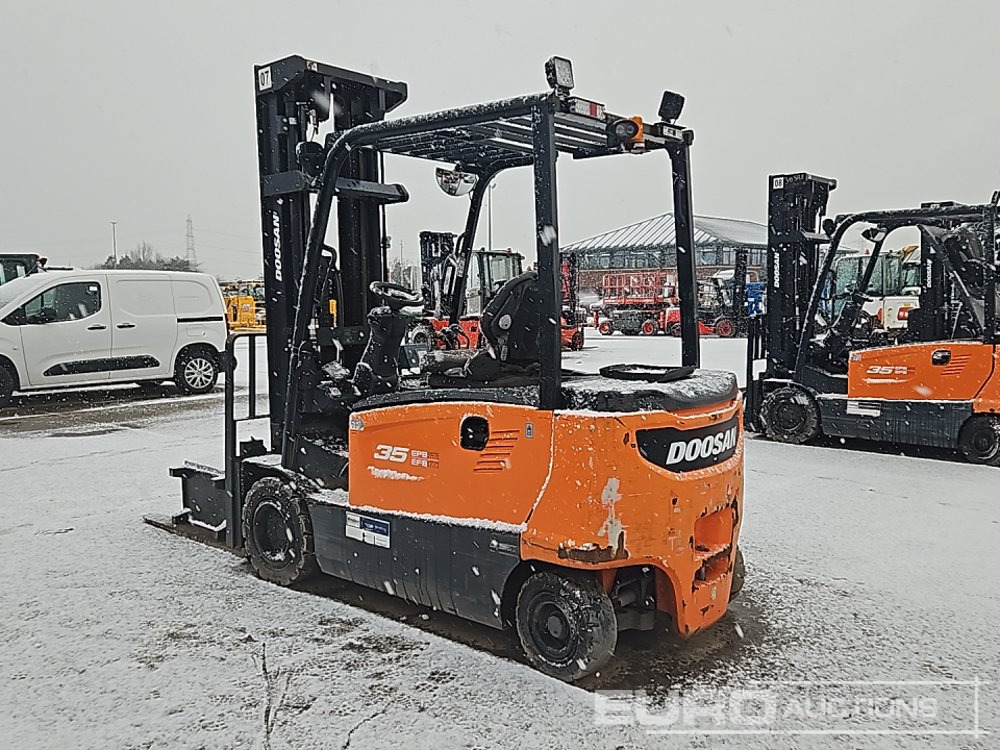 2021 Doosan B35X-7 Plus - Empilhadeira: foto 3 2021 Doosan B35X-7 Plus - Empilhadeira: foto 3