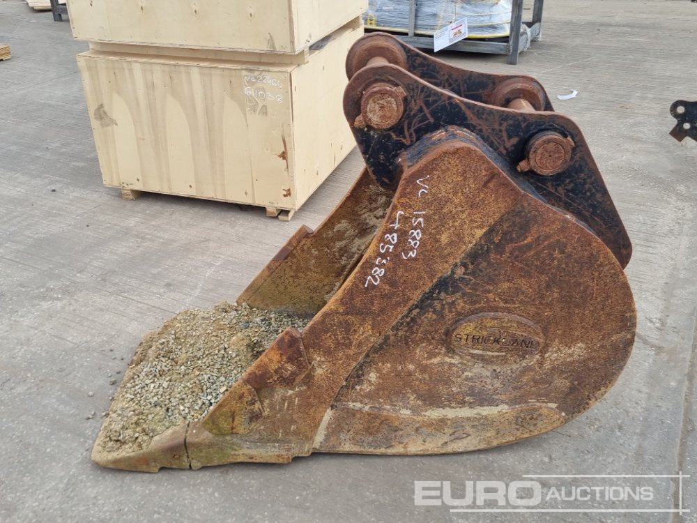 24" Digging Bucket 65mm Pin to suit 13 Ton Excavator - Balde: foto 2 24" Digging Bucket 65mm Pin to suit 13 Ton Excavator - Balde: foto 2