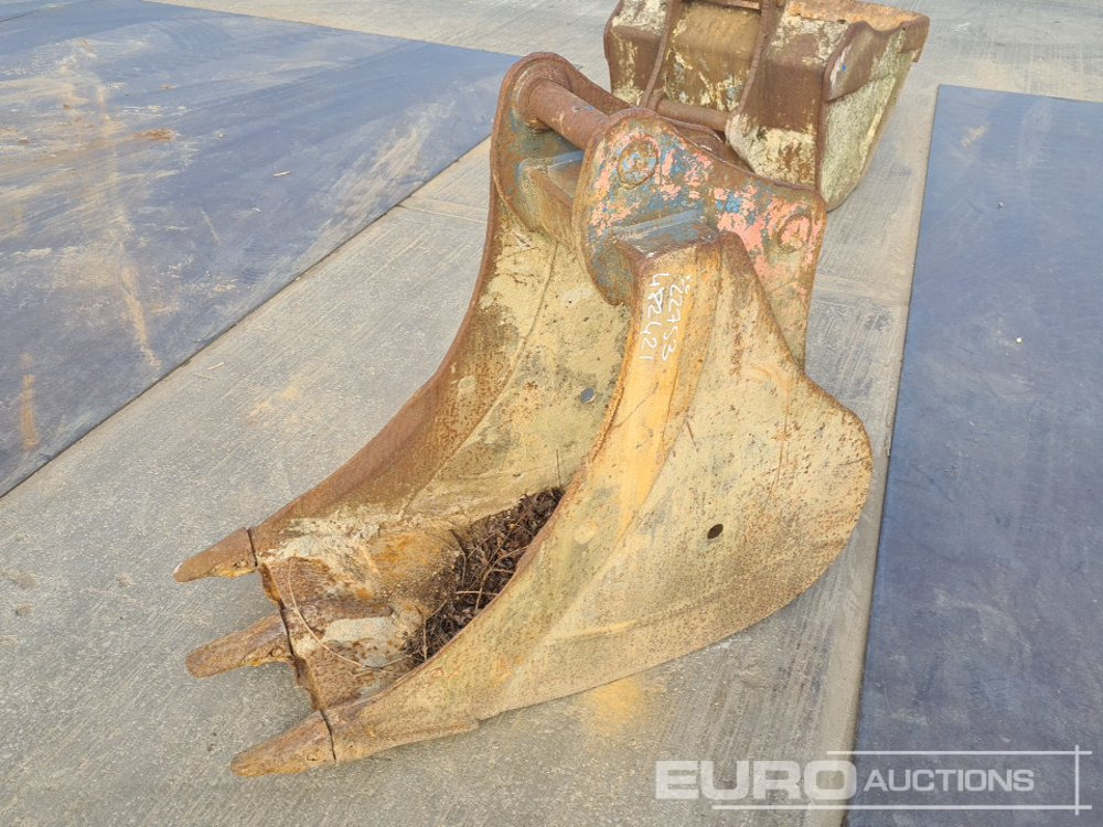 24" Digging Bucket 65mm Pin to suit 13 Ton Excavator - Balde: foto 1 24" Digging Bucket 65mm Pin to suit 13 Ton Excavator - Balde: foto 1