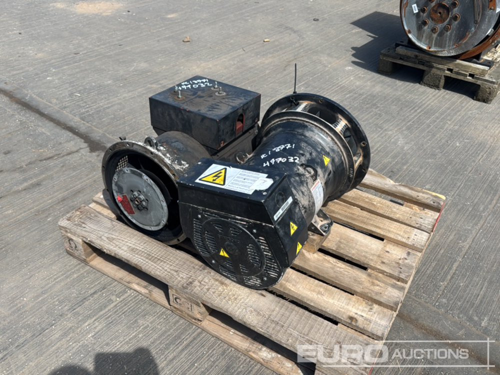 Alternator (2 of) - Gerador elétrico: foto 1 Alternator (2 of) - Gerador elétrico: foto 1