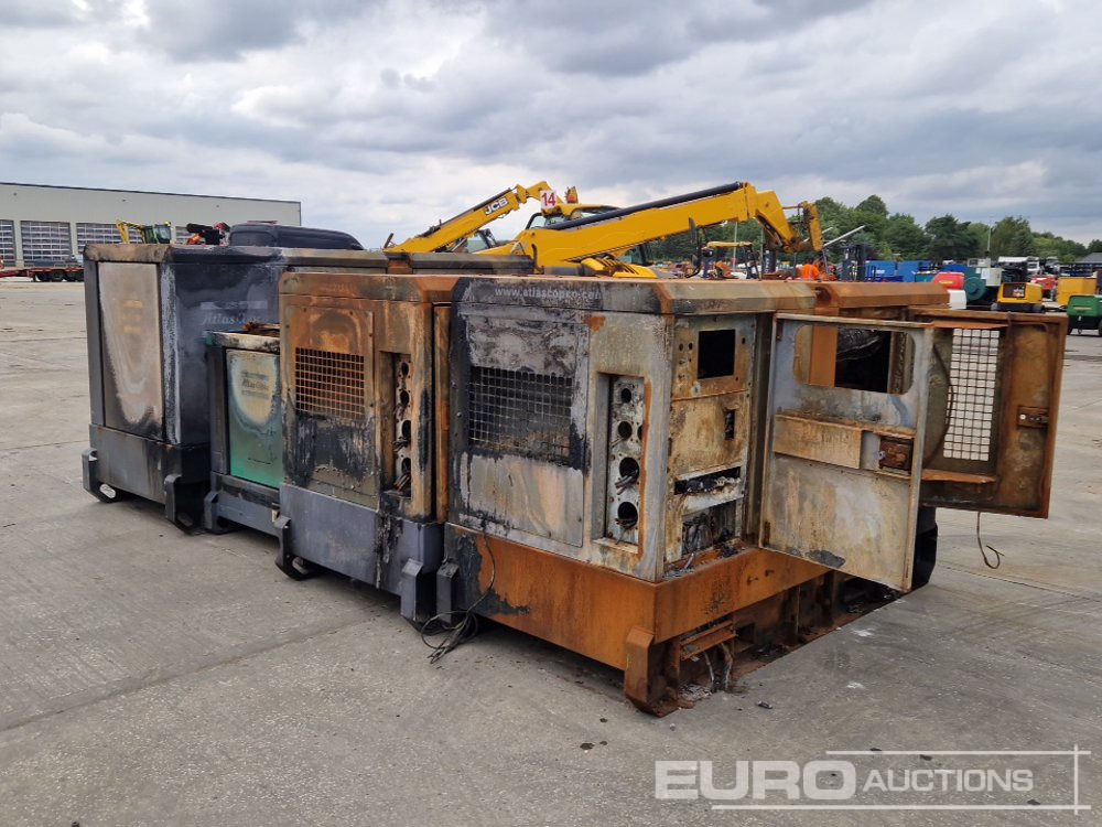 Atlas Copco QAS100 Generator, 4 Cylinder Engine, QAS60 ST3 60kVA Generator, 4 Cylinder Engine (2 of), QAS40 Generator, 4 Cylinder Engine (Fire Damage) - Gerador elétrico: foto 3 Atlas Copco QAS100 Generator, 4 Cylinder Engine, QAS60 ST3 60kVA Generator, 4 Cylinder Engine (2 of), QAS40 Generator, 4 Cylinder Engine (Fire Damage) - Gerador elétrico: foto 3