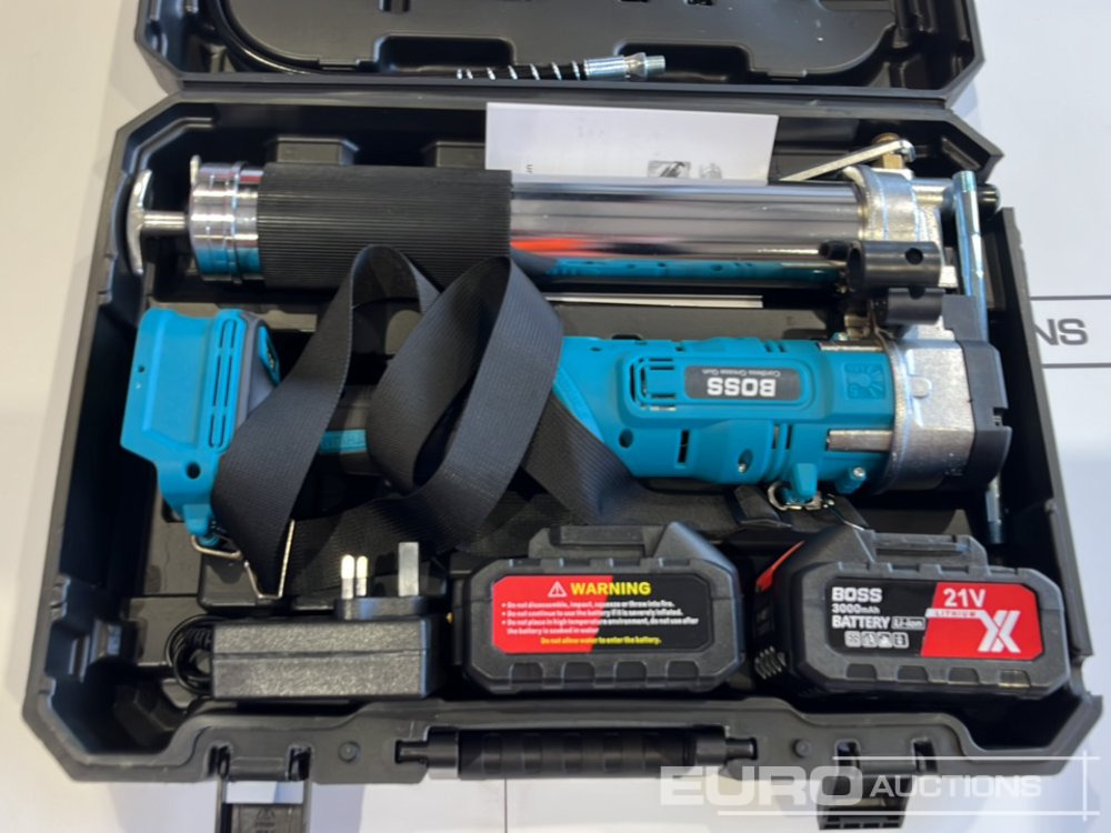 Boss 21 Volt Lithium Battery Cordless Grease Gun, 2 Batteries, Charger, Case, Shoulder Strap, Extension Pieces and Fittings - Equipamento de construção: foto 5 Boss 21 Volt Lithium Battery Cordless Grease Gun, 2 Batteries, Charger, Case, Shoulder Strap, Extension Pieces and Fittings - Equipamento de construção: foto 5
