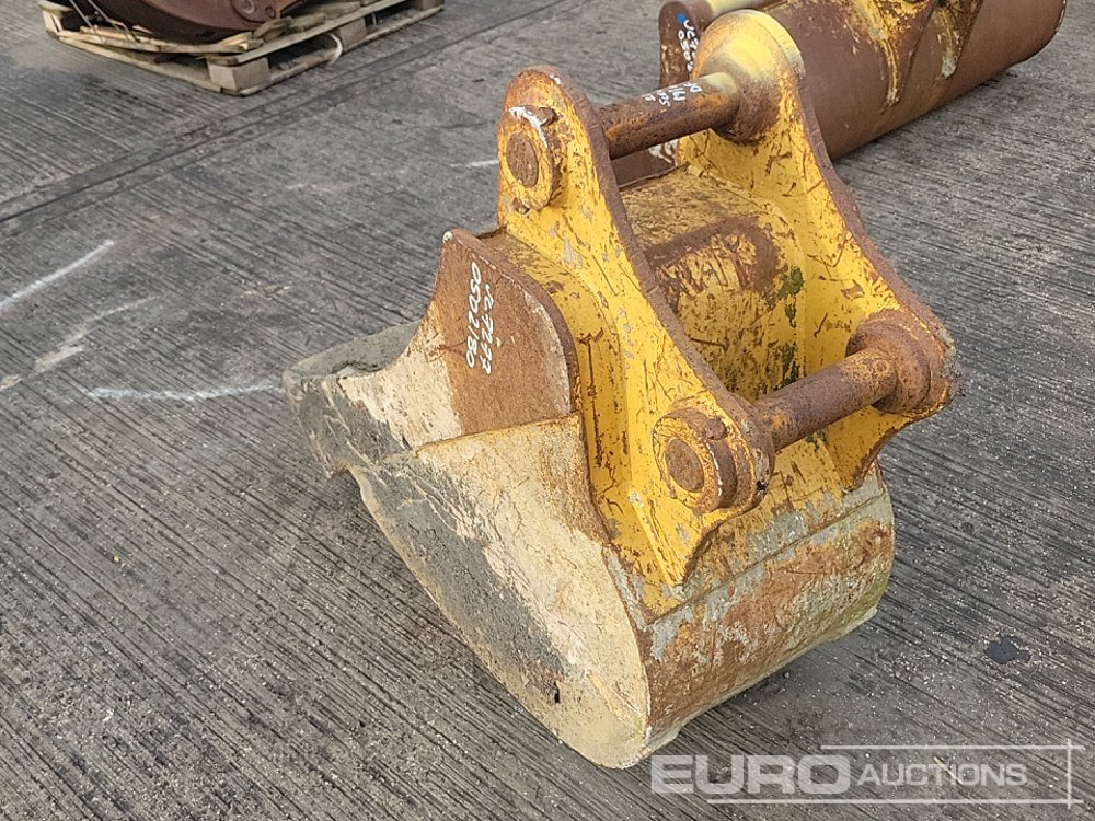 CAT 22" Digging Bucket 65mm to suit 13 Ton Excavator - Balde: foto 3 CAT 22" Digging Bucket 65mm to suit 13 Ton Excavator - Balde: foto 3