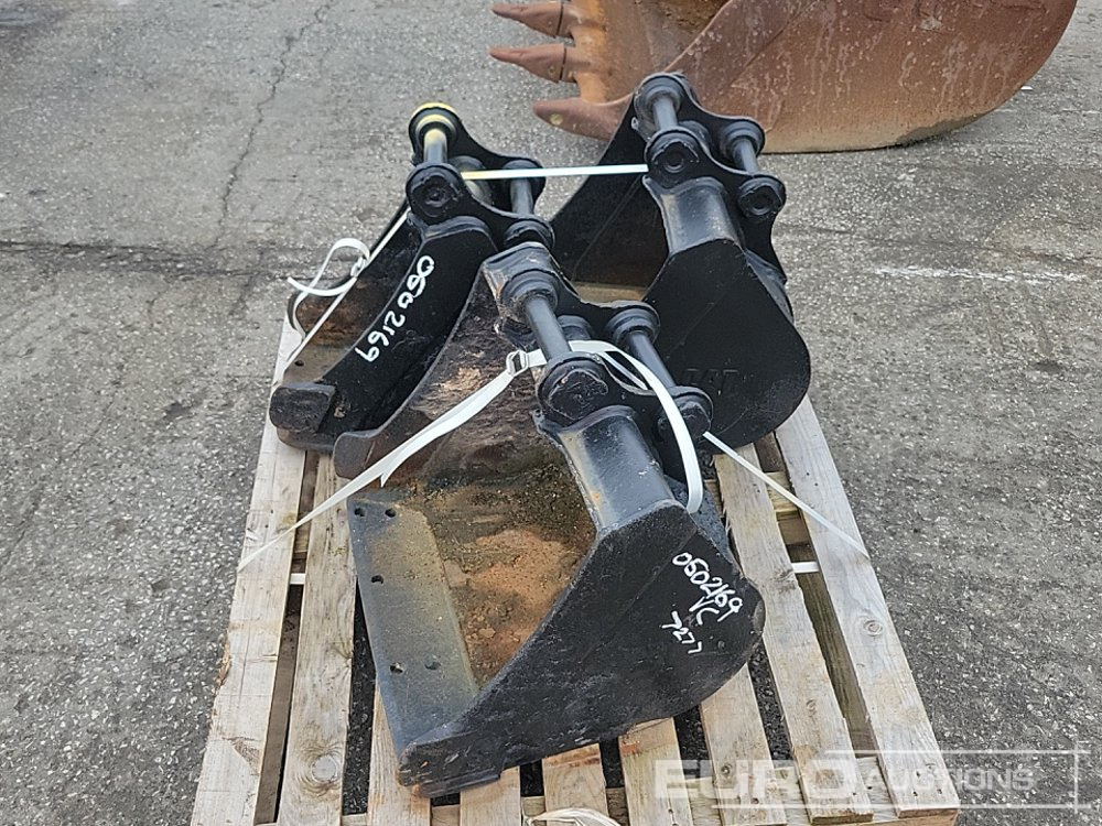CAT 24", 24", 12" Digging Bucket 35mm Pin to suit Mini Excavator - Balde: foto 2 CAT 24", 24", 12" Digging Bucket 35mm Pin to suit Mini Excavator - Balde: foto 2