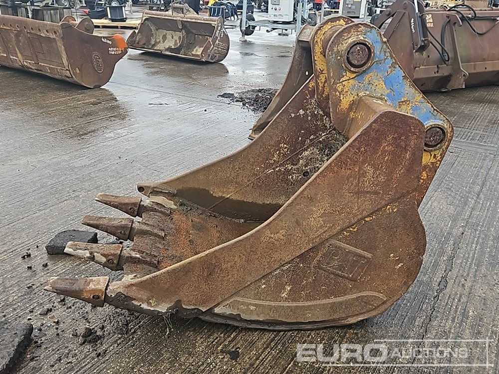 CAT 32" Digging Bucket 65mm Pin to suit 13 Ton Excavator - Balde: foto 2 CAT 32" Digging Bucket 65mm Pin to suit 13 Ton Excavator - Balde: foto 2