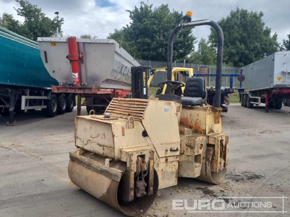Double Drum Vibrating Roller, Roll Bar (Non Runner) - Rolo: foto 1 Double Drum Vibrating Roller, Roll Bar (Non Runner) - Rolo: foto 1