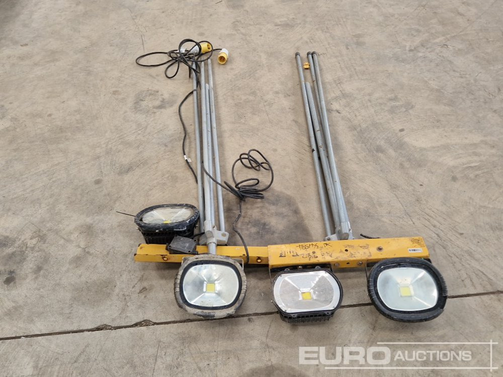 Elite 110 Volt LED Tripod Work Light (2 of) - Equipamento de construção: foto 4 Elite 110 Volt LED Tripod Work Light (2 of) - Equipamento de construção: foto 4