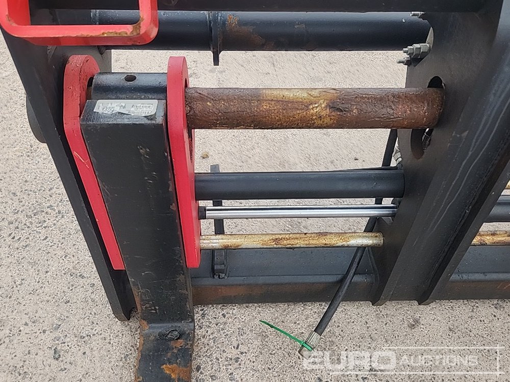 2020 Albutt Pallet Forks, Hydraulic Fork Postioner to suit Manitou Telehandler - Equipamento de movimentação: foto 5 2020 Albutt Pallet Forks, Hydraulic Fork Postioner to suit Manitou Telehandler - Equipamento de movimentação: foto 5