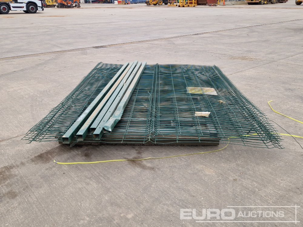 Galvanised fencing Panel (4 of), Fencing Posts (5 of) - Equipamento de construção: foto 4 Galvanised fencing Panel (4 of), Fencing Posts (5 of) - Equipamento de construção: foto 4
