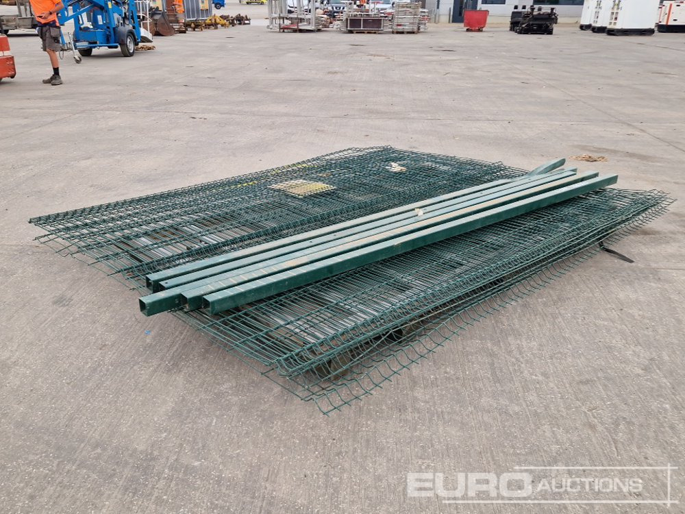 Galvanised fencing Panel (4 of), Fencing Posts (5 of) - Equipamento de construção: foto 1 Galvanised fencing Panel (4 of), Fencing Posts (5 of) - Equipamento de construção: foto 1