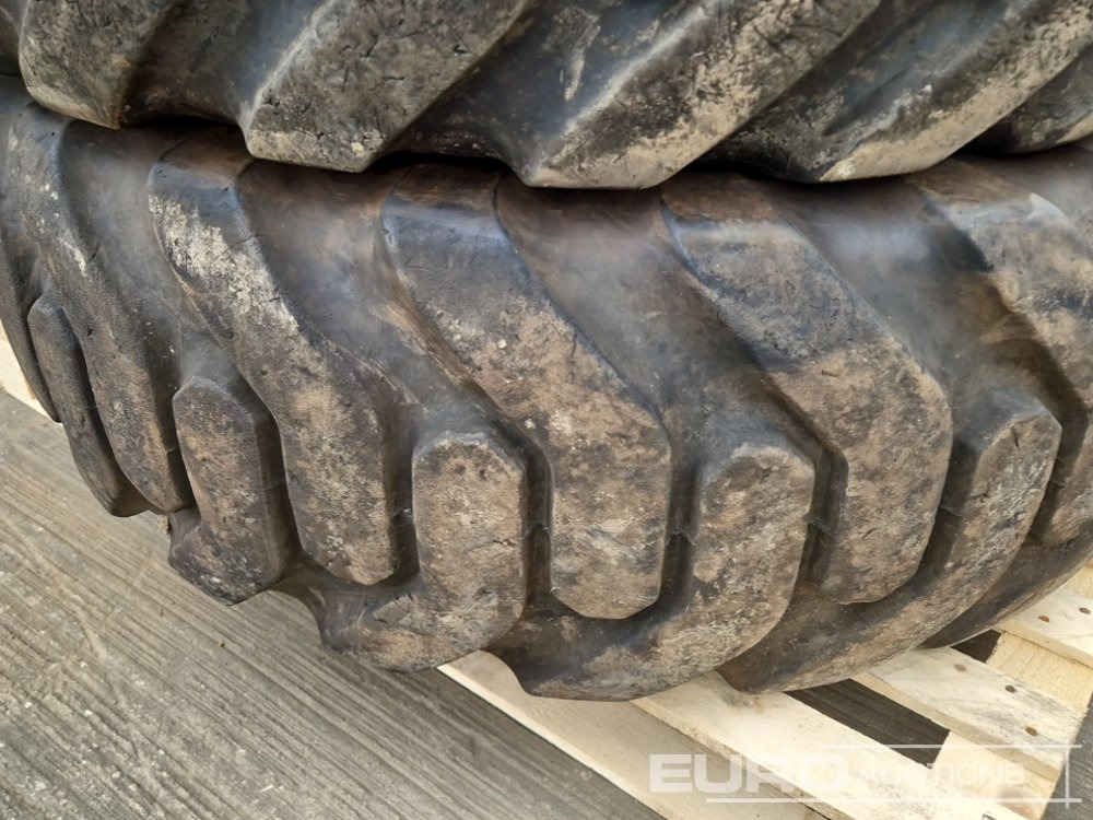 Goodyear 15.5-25 Tyre (4 of) - Pneu: foto 5 Goodyear 15.5-25 Tyre (4 of) - Pneu: foto 5