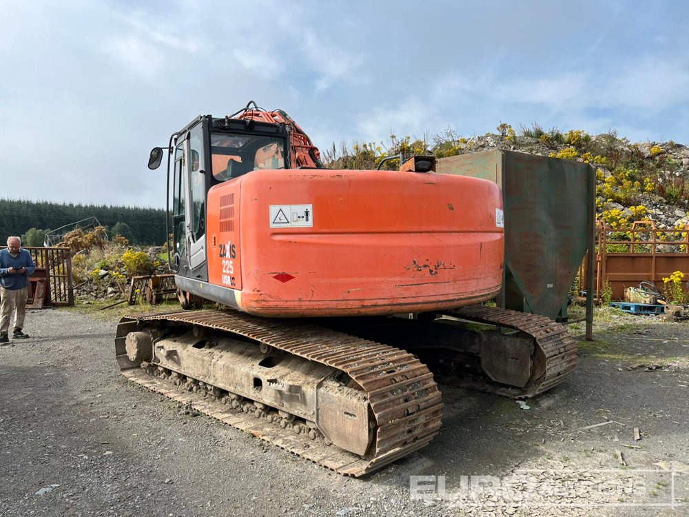 Hitachi ZX225USRLC-3 - Escavadora de rastos: foto 2 Hitachi ZX225USRLC-3 - Escavadora de rastos: foto 2
