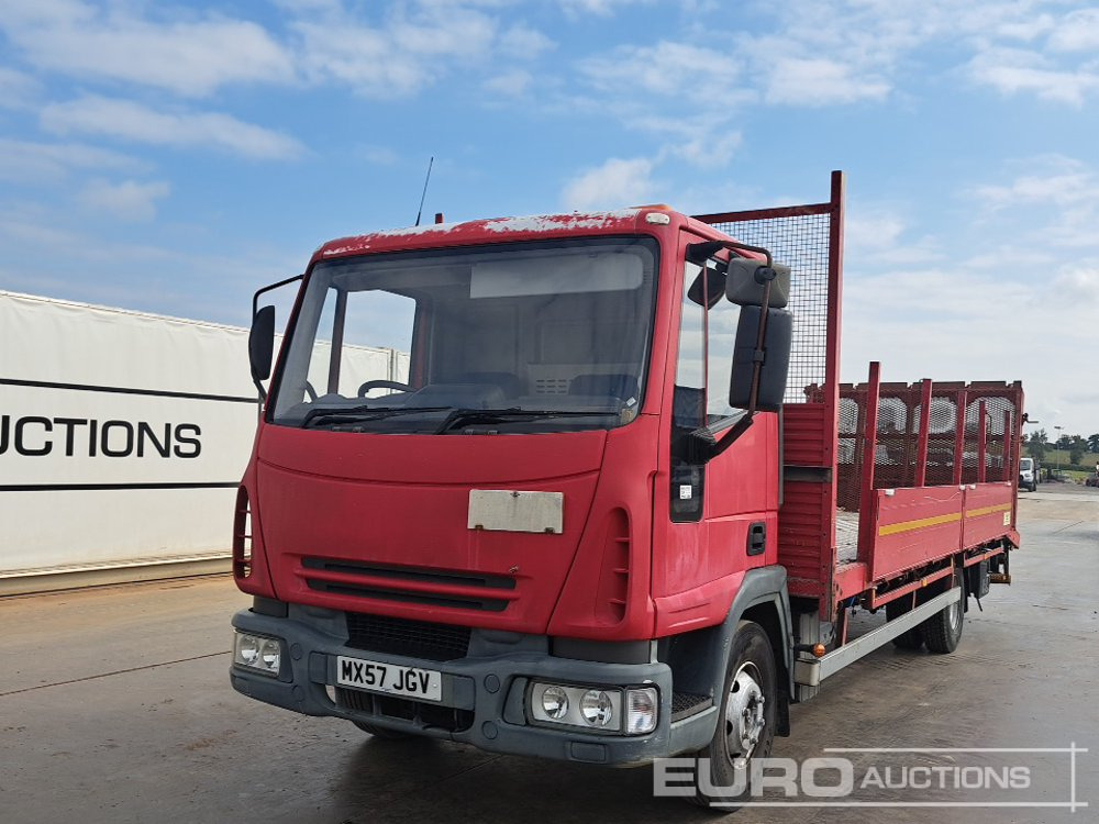 Iveco 4x2 Beavertail Plant Lorry, Winch, Hydraulic Fliptoe Ramp (Remote in Office) (Reg. Docs. Available) - Camião de caixa aberta/ Plataforma: foto 1 Iveco 4x2 Beavertail Plant Lorry, Winch, Hydraulic Fliptoe Ramp (Remote in Office) (Reg. Docs. Available) - Camião de caixa aberta/ Plataforma: foto 1