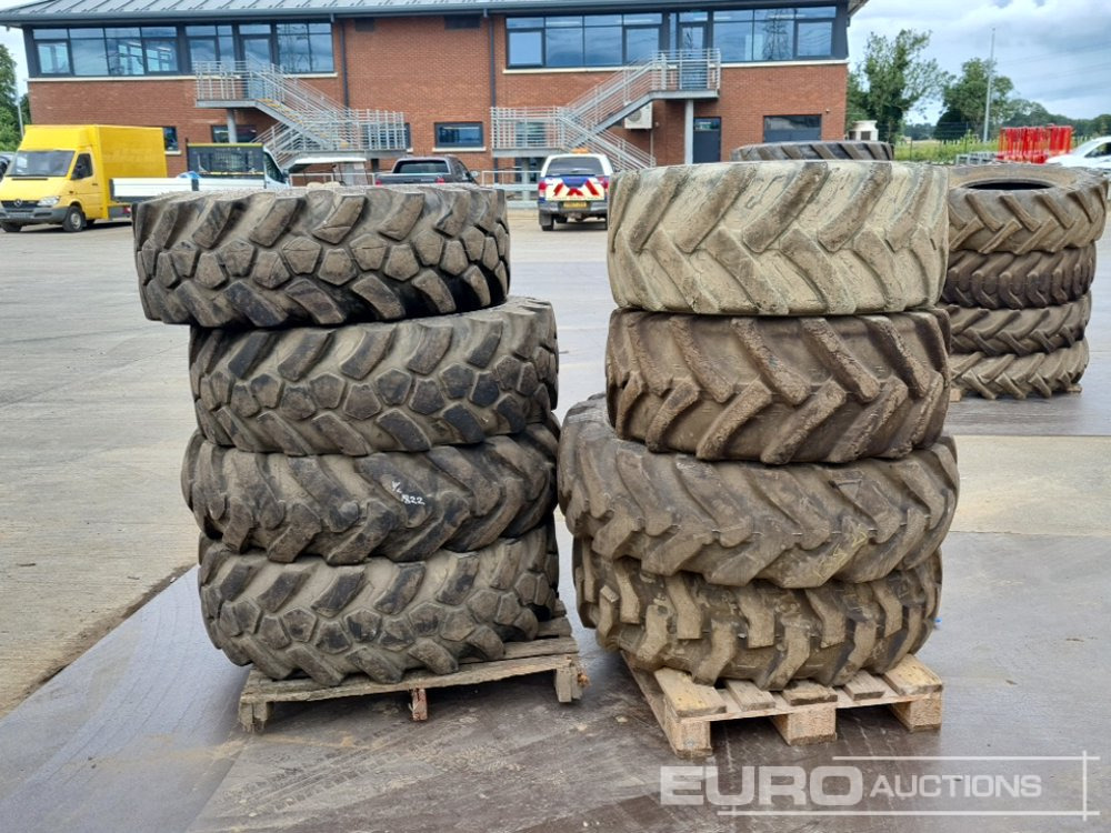 JCB 15.5-25 Tyre (6 of), Alliance 15.5-25 Tyre (2 of), 405/70 R20 Tyre (2 of) - Pneu: foto 4 JCB 15.5-25 Tyre (6 of), Alliance 15.5-25 Tyre (2 of), 405/70 R20 Tyre (2 of) - Pneu: foto 4