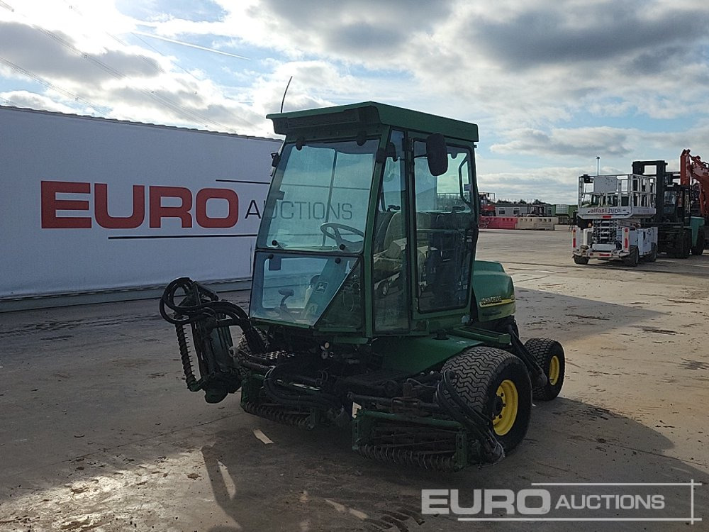 John Deere 3235B - Cortador de grama: foto 1 John Deere 3235B - Cortador de grama: foto 1