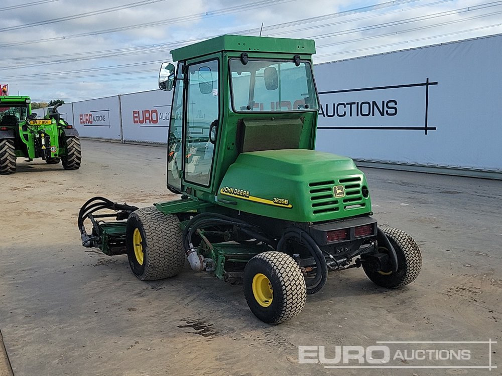 John Deere 3235B - Cortador de grama: foto 3 John Deere 3235B - Cortador de grama: foto 3