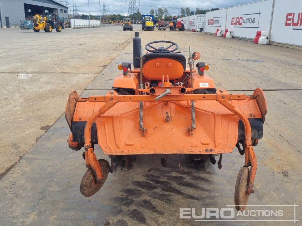 Kubota B1502 - Mini trator: foto 4 Kubota B1502 - Mini trator: foto 4