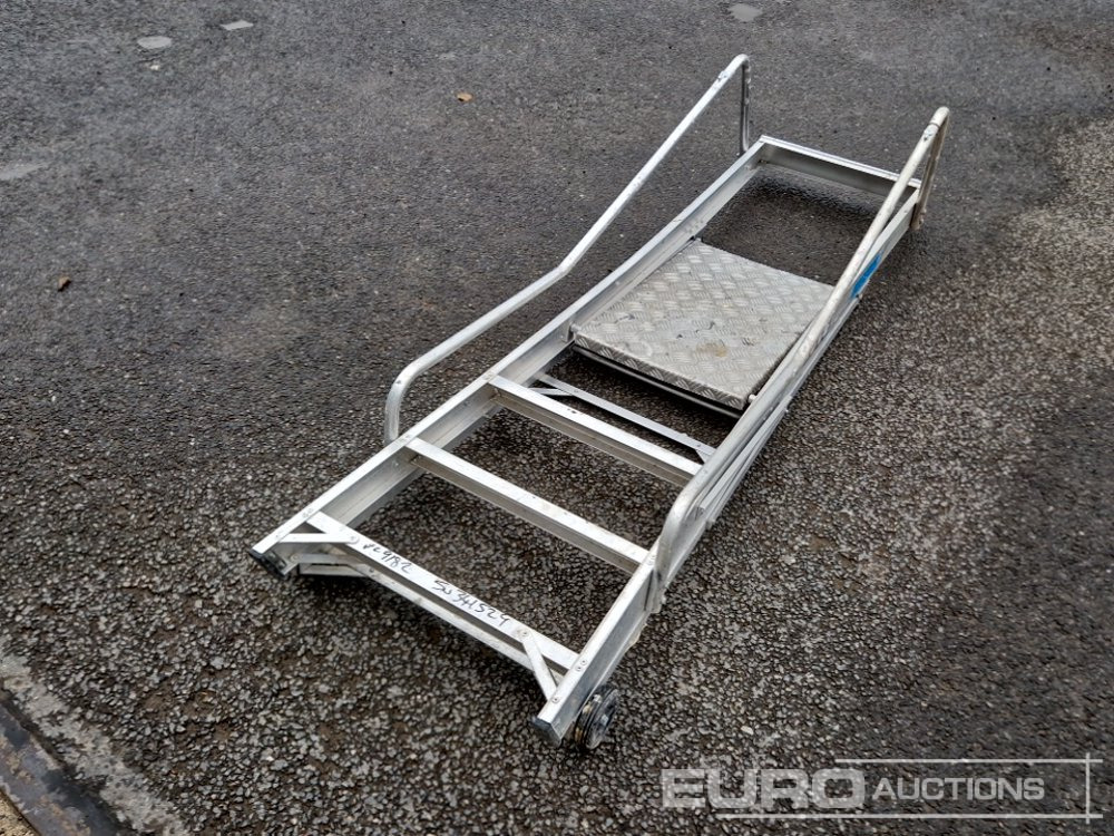 Lyte 4 Tread Aluminium Podium Step Ladder - Equipamento de construção: foto 1 Lyte 4 Tread Aluminium Podium Step Ladder - Equipamento de construção: foto 1