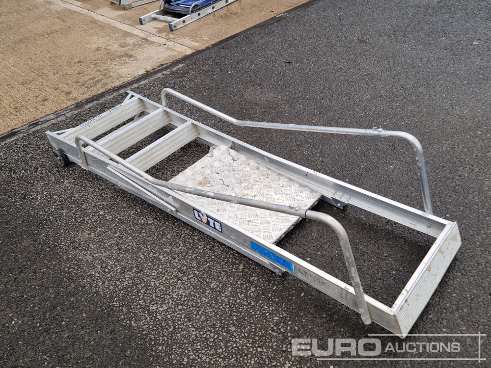 Lyte 4 Tread Aluminium Podium Step Ladder - Equipamento de construção: foto 3 Lyte 4 Tread Aluminium Podium Step Ladder - Equipamento de construção: foto 3