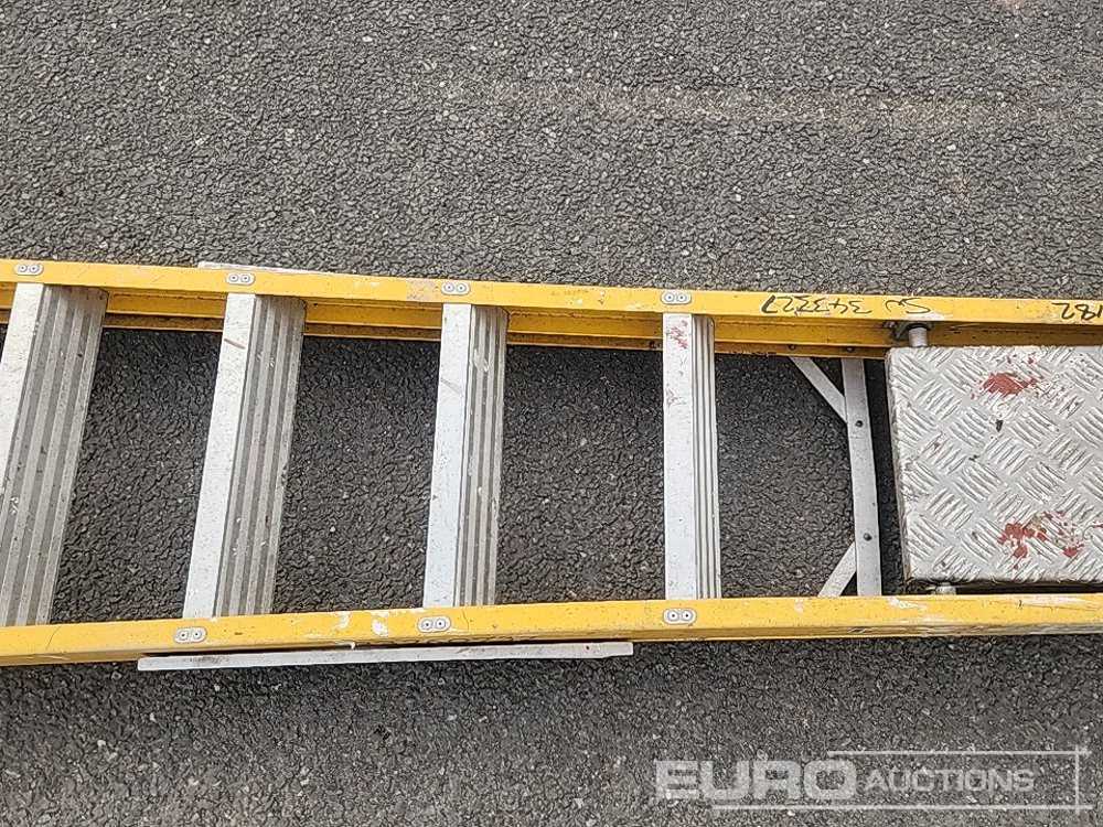 Equipamento de construção Lyte 7 Tread Fibreglass Step Ladder: foto 13