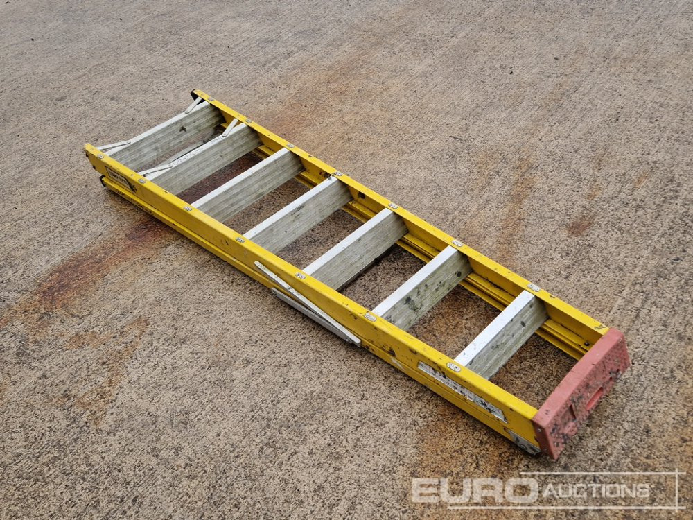 Lyte 8 Tread Fibreglass Step Ladder - Equipamento de construção: foto 3 Lyte 8 Tread Fibreglass Step Ladder - Equipamento de construção: foto 3