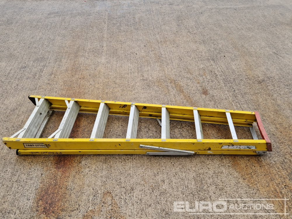 Lyte 8 Tread Fibreglass Step Ladder - Equipamento de construção: foto 2 Lyte 8 Tread Fibreglass Step Ladder - Equipamento de construção: foto 2