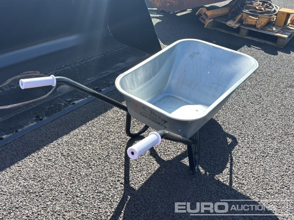 Galvanised Tub Wheelbarrow - Máquina agrícola: foto 4 Galvanised Tub Wheelbarrow - Máquina agrícola: foto 4