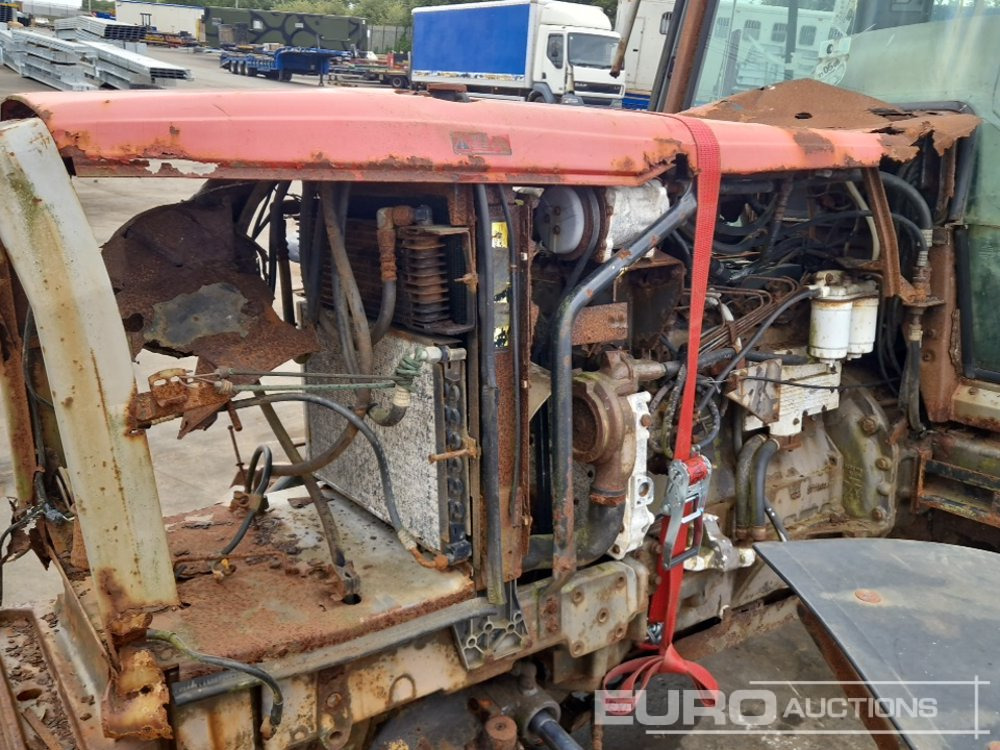 Trator Massey Ferguson 4WD Tractor, 3 Spool Valve (Spares): foto 15