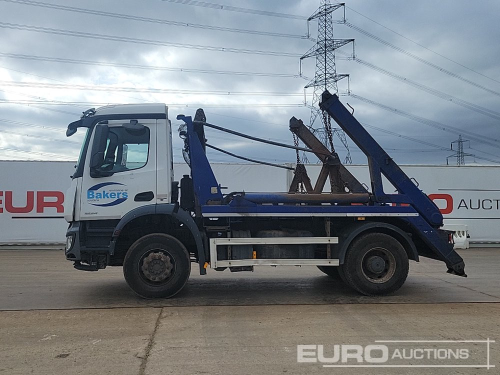 Mercedes 4x2 Skip Loader Lorry, Extendable Arms, A/C, Automatic Gearbox - Camião multibenne: foto 2 Mercedes 4x2 Skip Loader Lorry, Extendable Arms, A/C, Automatic Gearbox - Camião multibenne: foto 2